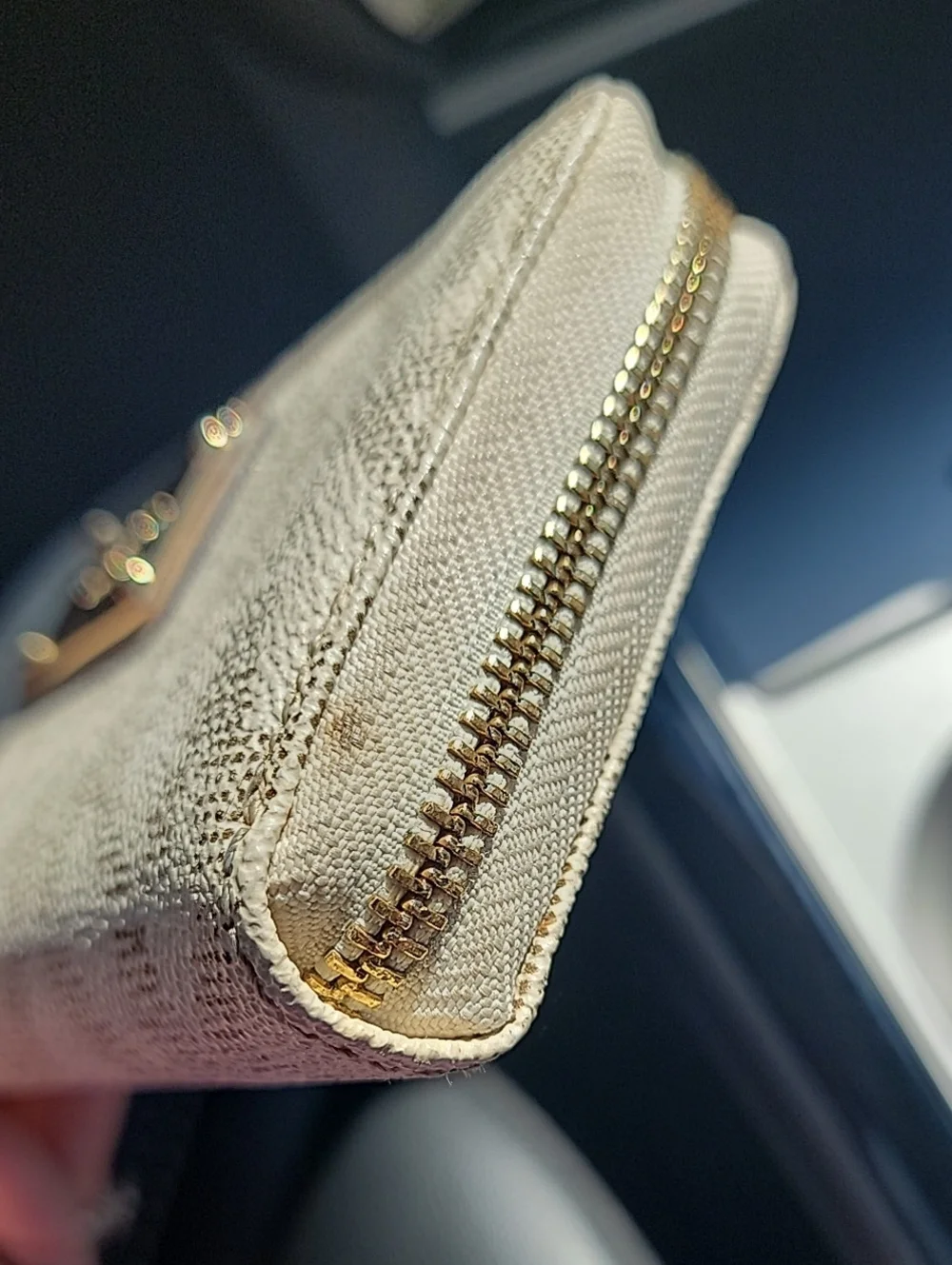 Michael Kors Jet Set Signature Logo Continental Wallet In Vanilla